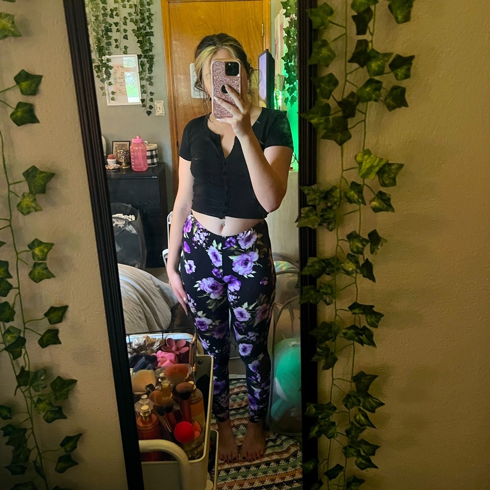 Black and Purple Floral Leggings w Mesh Details